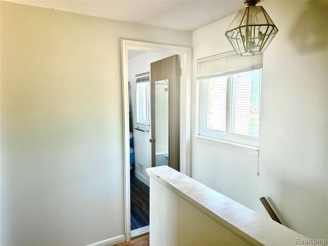 32307 Cambridge Drive, Warren, MI 48093