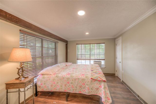 517 Lakeview Harbor, Onalaska, TX 77360