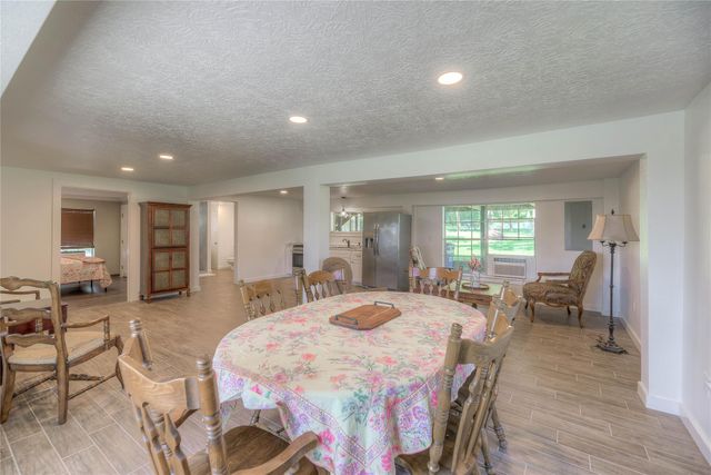 517 Lakeview Harbor, Onalaska, TX 77360