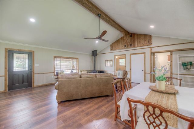 517 Lakeview Harbor, Onalaska, TX 77360