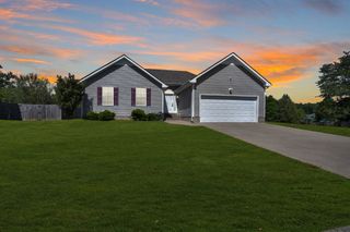 1377 Mutual Dr, Clarksville, TN 37042