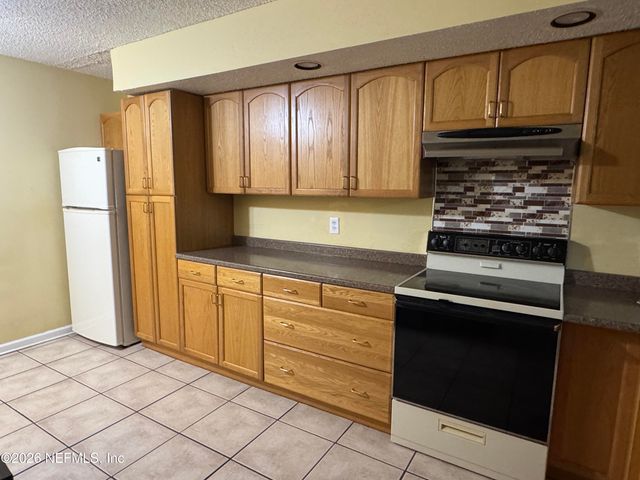 2419 WATTLE TREE Road E, Jacksonville, FL 32246