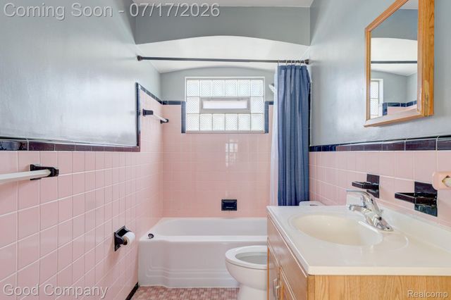 631 Saint Johns Street, Wyandotte, MI 48192