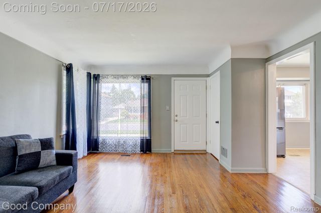 631 Saint Johns Street, Wyandotte, MI 48192