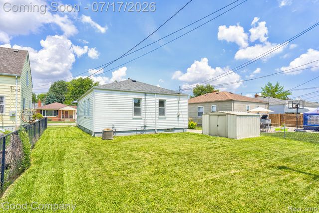631 Saint Johns Street, Wyandotte, MI 48192