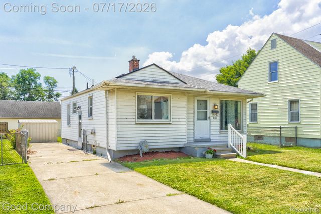631 Saint Johns Street, Wyandotte, MI 48192