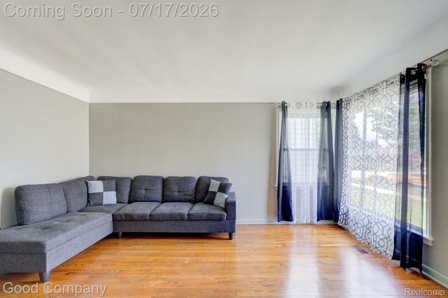 631 Saint Johns Street, Wyandotte, MI 48192