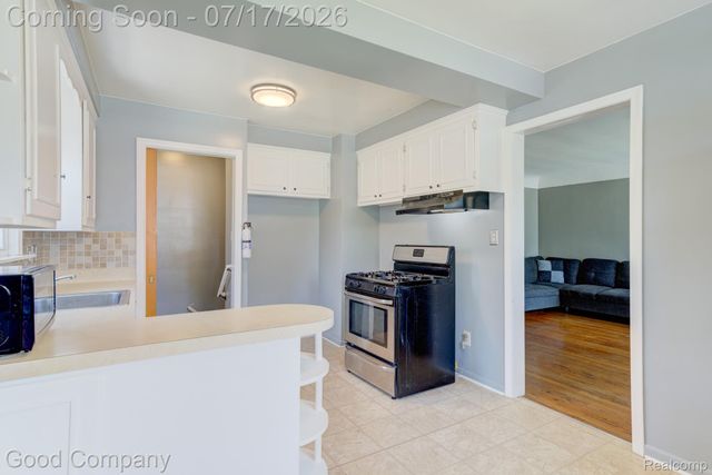 631 Saint Johns Street, Wyandotte, MI 48192