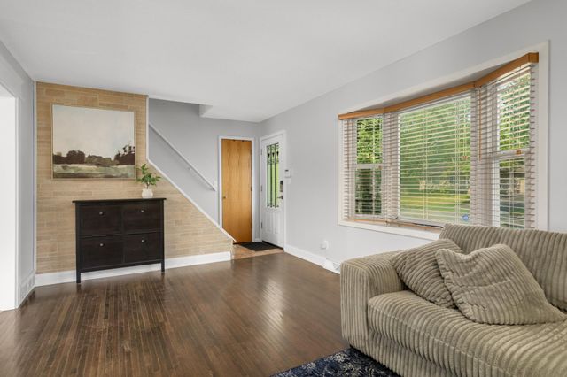1459 Rainbow Avenue, Maple Plain, MN 55359