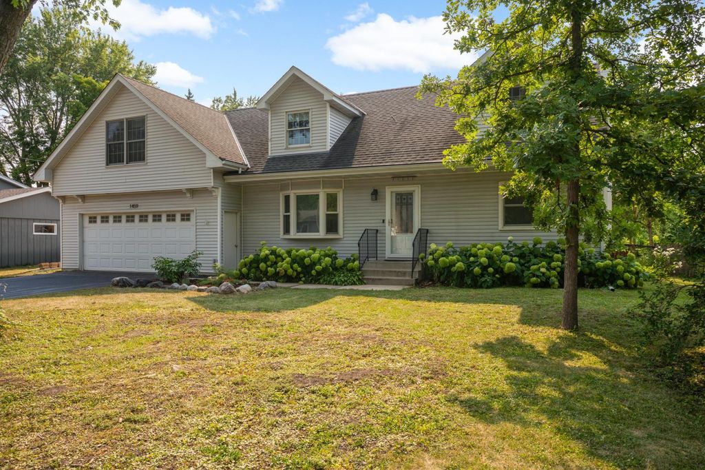 1459 Rainbow Avenue, Maple Plain, MN 55359