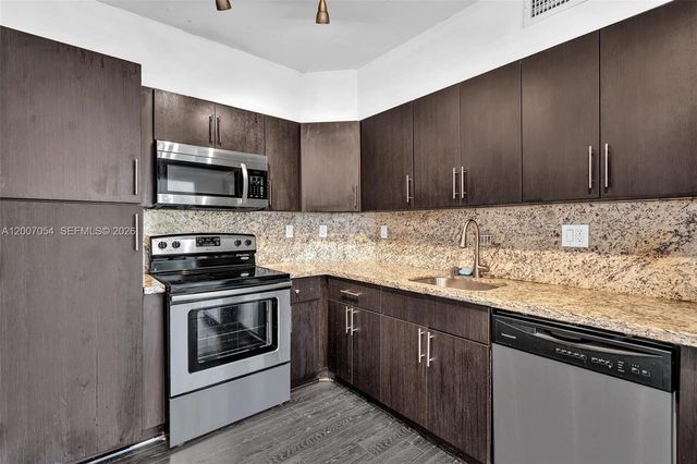 500 Bayview Dr 228, Sunny Isles Beach, FL 33160