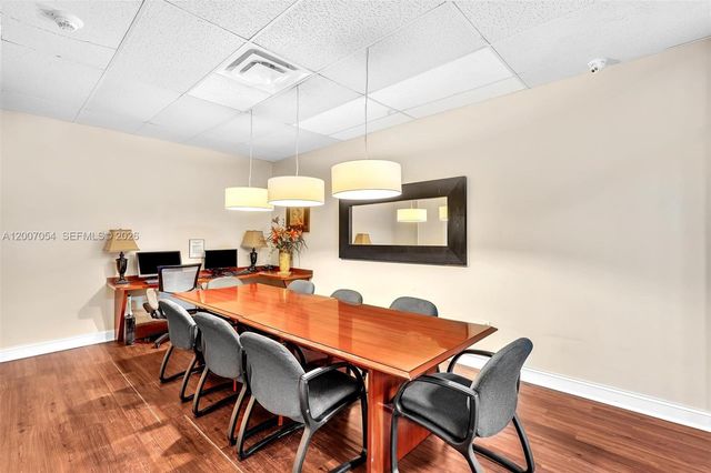 500 Bayview Dr 228, Sunny Isles Beach, FL 33160