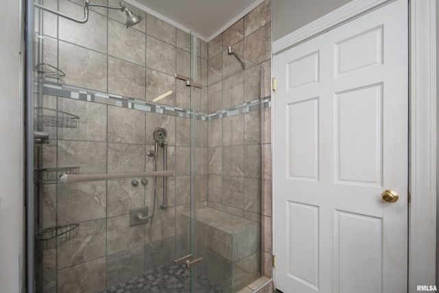 4230 JERSEY RIDGE Road, Davenport, IA 52807