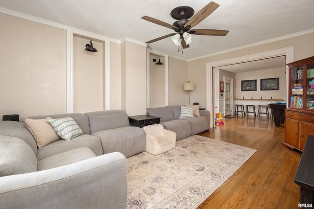 4230 JERSEY RIDGE Road, Davenport, IA 52807