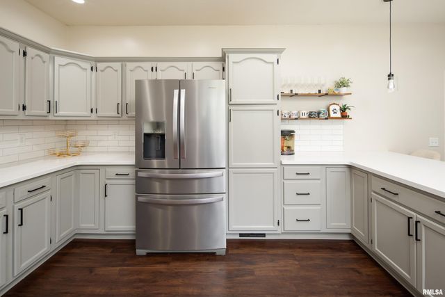 4230 JERSEY RIDGE Road, Davenport, IA 52807