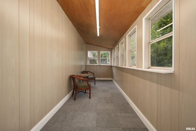 4230 JERSEY RIDGE Road, Davenport, IA 52807