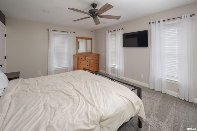 4230 JERSEY RIDGE Road, Davenport, IA 52807