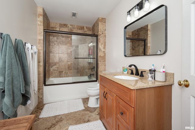 4230 JERSEY RIDGE Road, Davenport, IA 52807