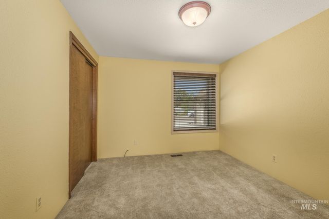 1054 NW 2nd Ave., Ontario, OR 97914