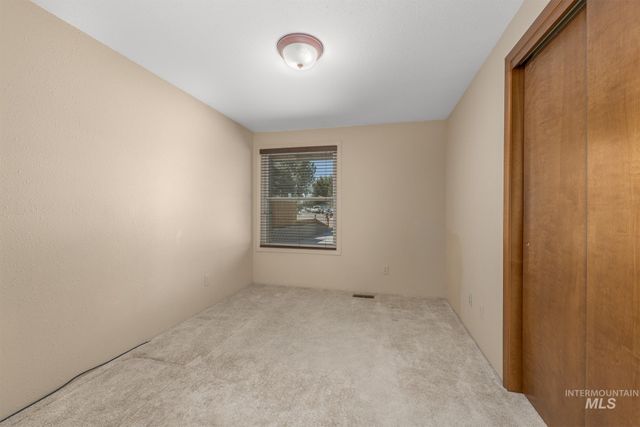 1054 NW 2nd Ave., Ontario, OR 97914