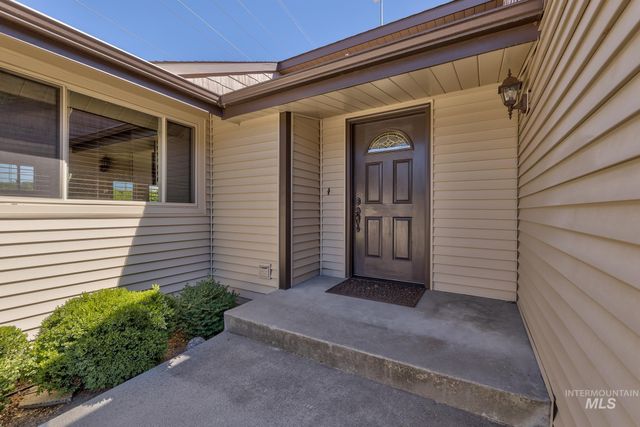 1054 NW 2nd Ave., Ontario, OR 97914