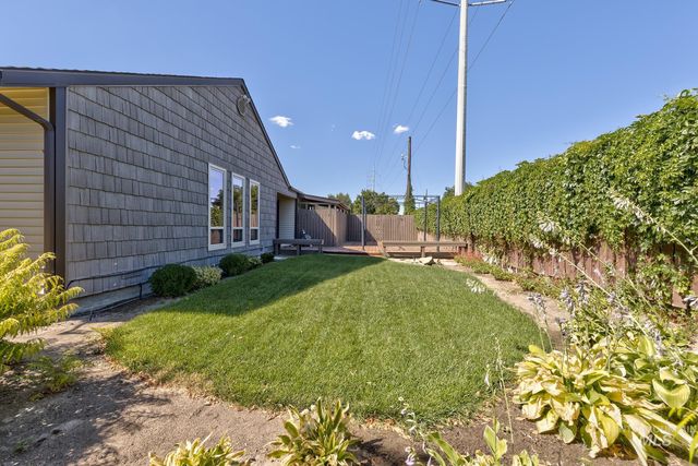 1054 NW 2nd Ave., Ontario, OR 97914