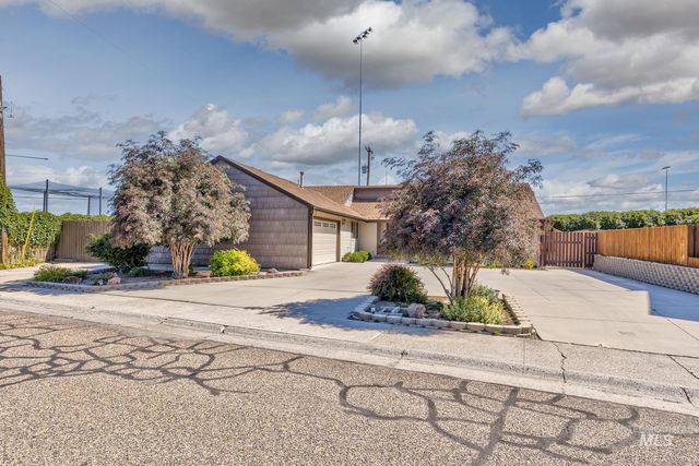 1054 NW 2nd Ave., Ontario, OR 97914