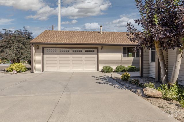 1054 NW 2nd Ave., Ontario, OR 97914