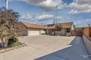 1054 NW 2nd Ave., Ontario, OR 97914