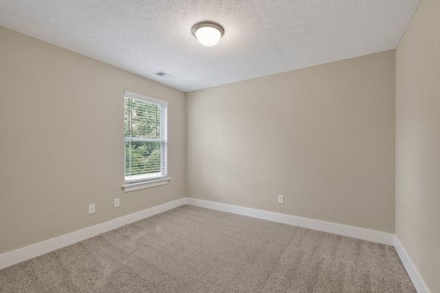 2331 Red Barn Rd, Christiana, TN 37037