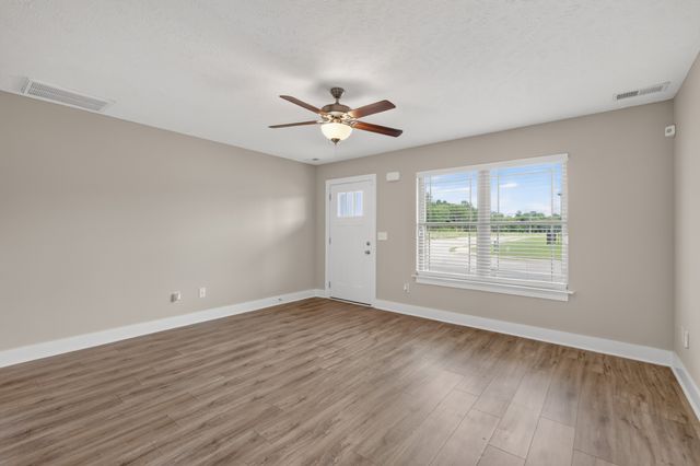2331 Red Barn Rd, Christiana, TN 37037