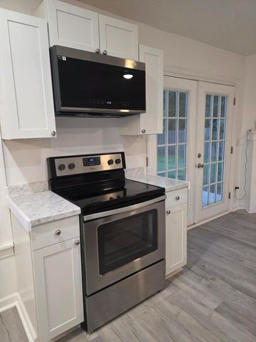 450 Longleaf Drive, Summerville, SC 29483