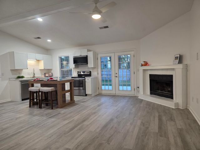 450 Longleaf Drive, Summerville, SC 29483