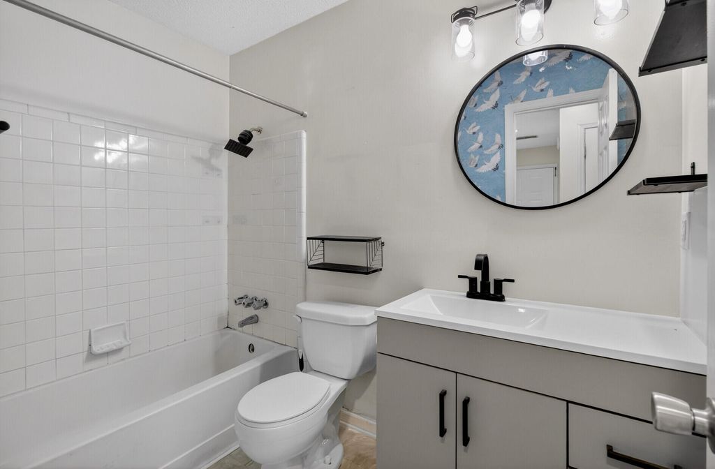 Image 22 of property listing at 450 Longleaf Drive, Summerville, SC 29483