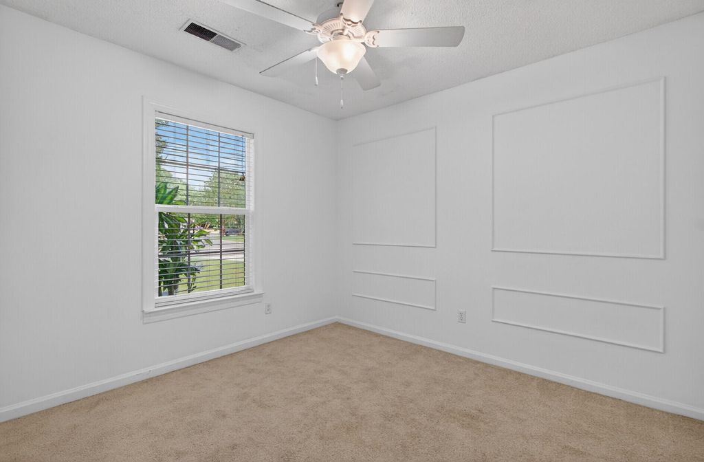 Image 24 of property listing at 450 Longleaf Drive, Summerville, SC 29483