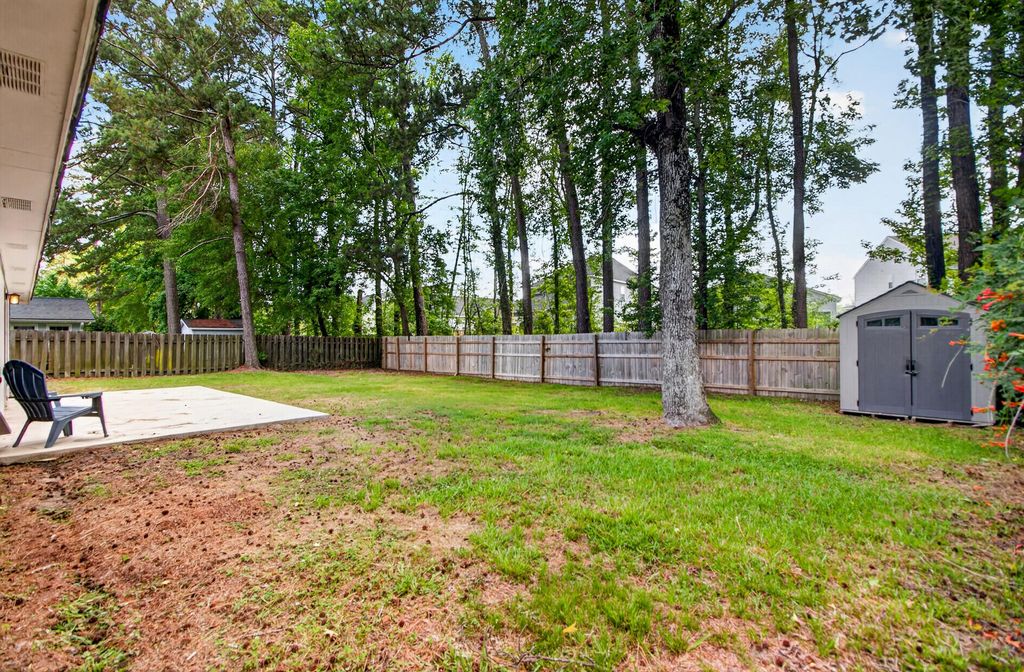 Image 28 of property listing at 450 Longleaf Drive, Summerville, SC 29483