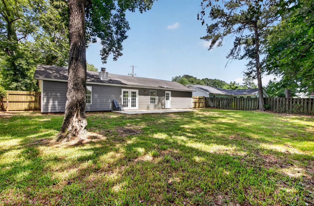 Image 29 of property listing at 450 Longleaf Drive, Summerville, SC 29483
