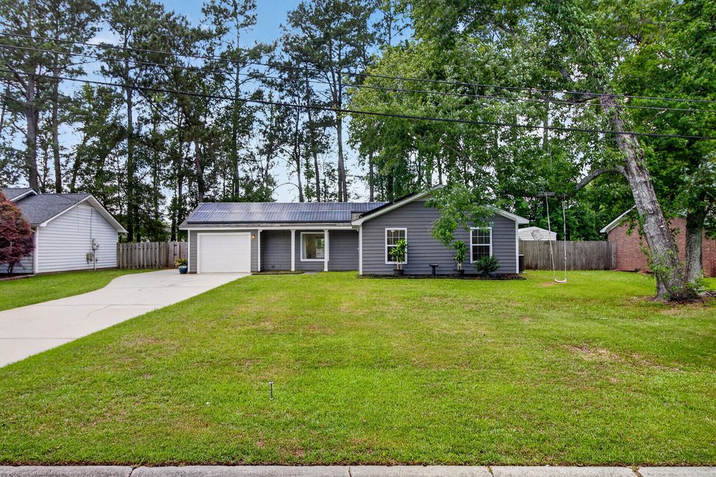 Image 33 of property listing at 450 Longleaf Drive, Summerville, SC 29483