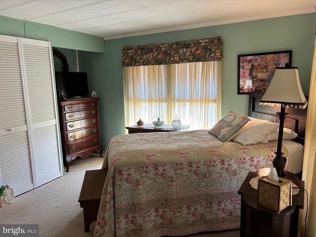 53 NESHAMINY FALLS CIR, North Wales, PA 19454