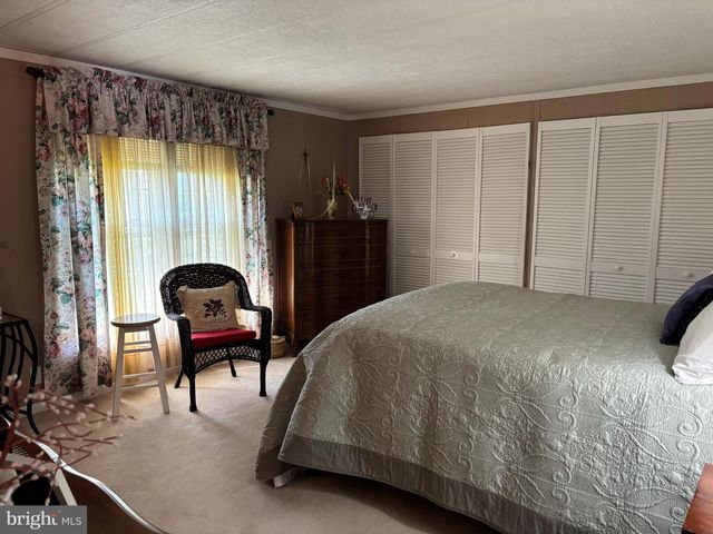 53 NESHAMINY FALLS CIR, North Wales, PA 19454