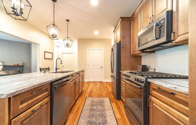 40 + 42 Barber Hill Road, East Windsor, CT 06016