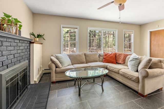 39 Leonard St, Carver, MA 02330