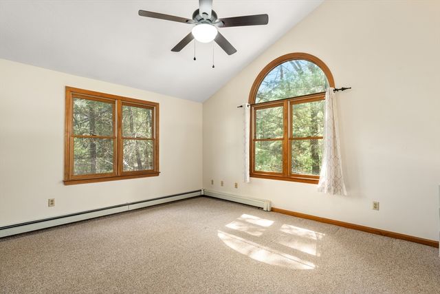 39 Leonard St, Carver, MA 02330