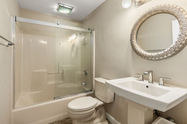 39 Leonard St, Carver, MA 02330