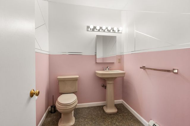 39 Leonard St, Carver, MA 02330