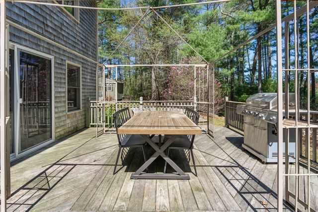 39 Leonard St, Carver, MA 02330