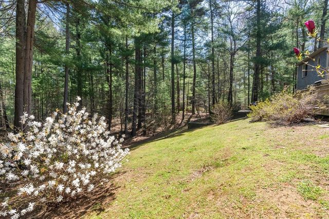 39 Leonard St, Carver, MA 02330