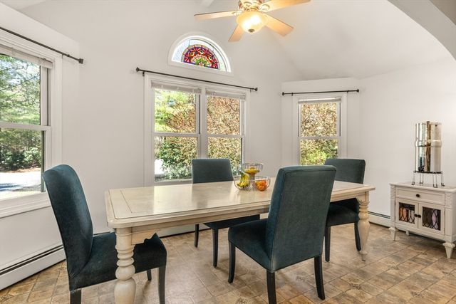 39 Leonard St, Carver, MA 02330