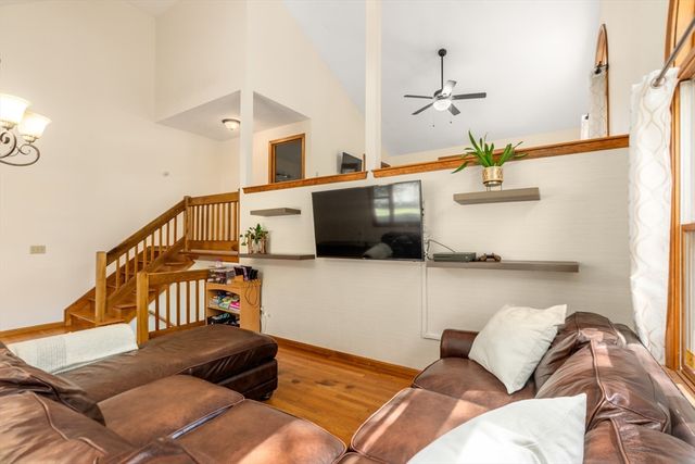 39 Leonard St, Carver, MA 02330