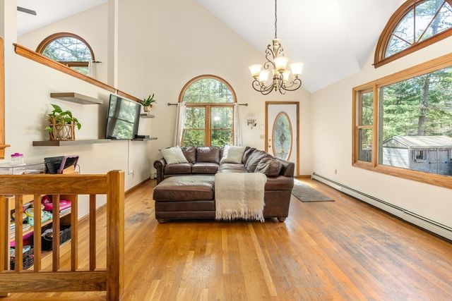 39 Leonard St, Carver, MA 02330